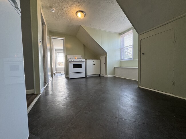 Building Photo - 7 Grover St Unit 3 Rental