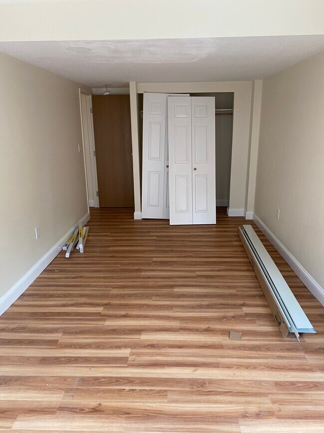 Building Photo - 400 Massachusetts Ave Unit 5