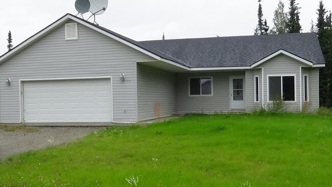 Beautiful ranch style home w/ 3 bd, 2 baths. - Beautiful ranch style home w/ 3 bd, 2 baths.
