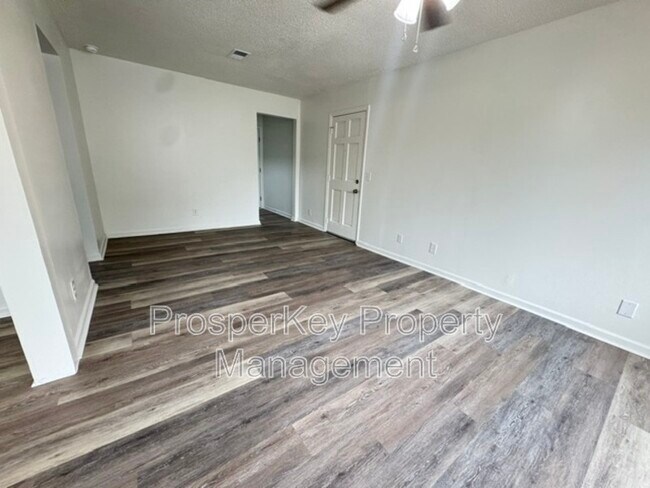 Photo - 6330 Newick Dr