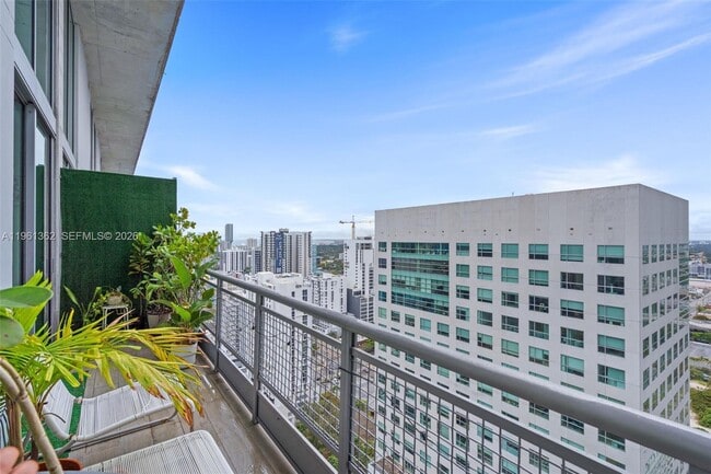 Photo - 690 SW 1st Ct