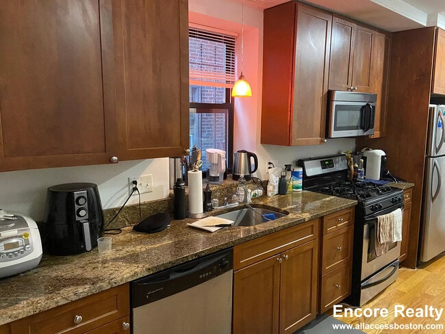 Photo - 64 Louis Prang St Unit #3