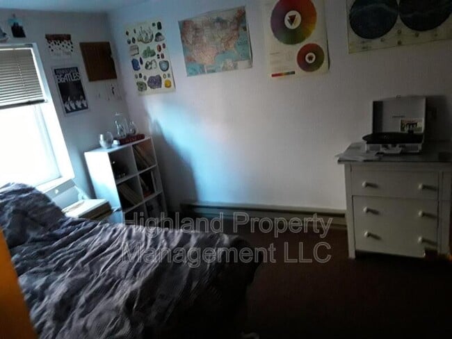 Photo - 1745-1747 NE Wheatland Dr