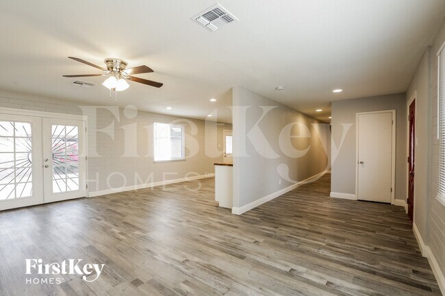 Photo - 5361 N 61st Dr
