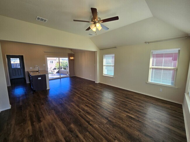 Photo - Cozy 3 Bedroom 2 Bath Home in Navasota!!