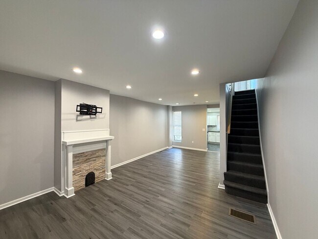 Photo - 38 N Redfield St