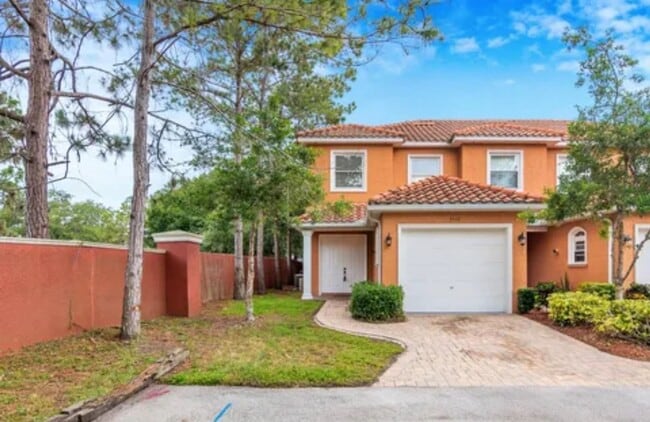 Building Photo - 3/2.5 Mediterranean Style Townhome