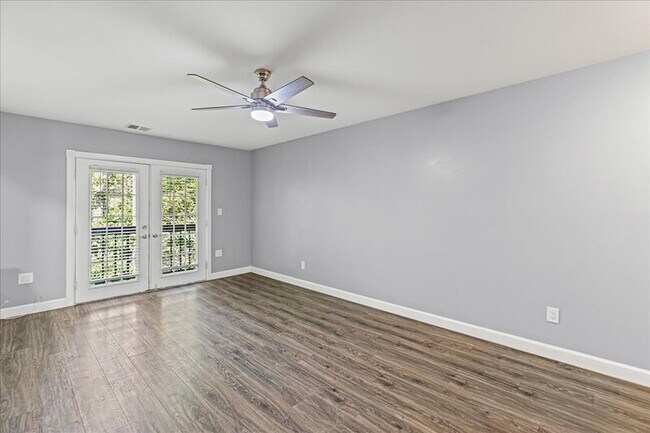 Photo - 148 Chelsea Cir
