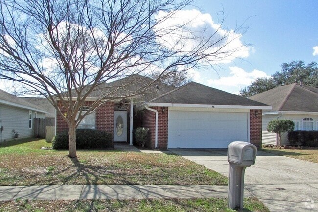 Building Photo - North Pensacola Home with Community Pool –...