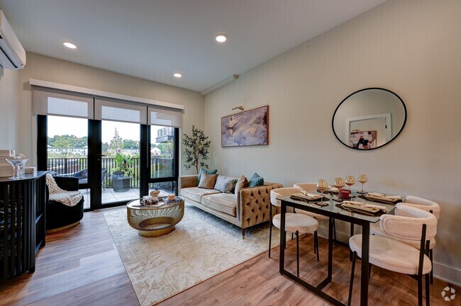 1BR, 1BA - 723SF - Living Room