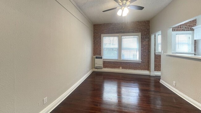 Photo - Leeward Apts...New York Style..Gorgeous Newly Remodeled!