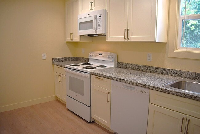 Photo - Lovely house located close to downtown and the police department with easy access to I-80!