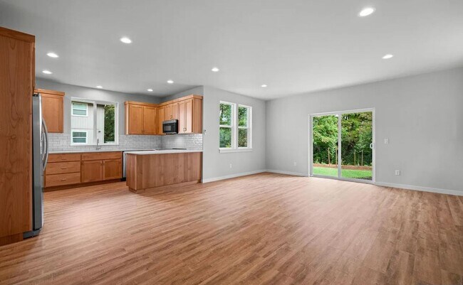 Photo - 865 SW Grove St Unidad 102