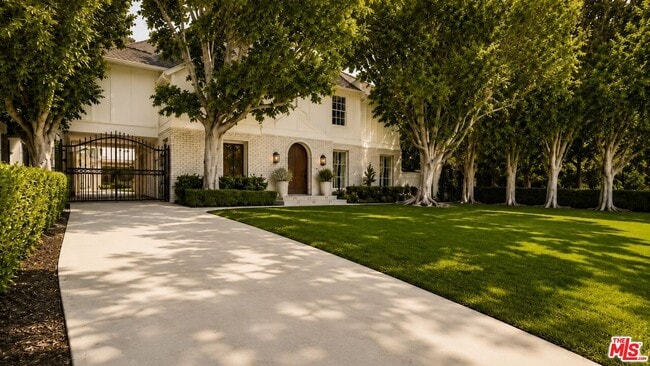 Photo - 612 N Bedford Dr