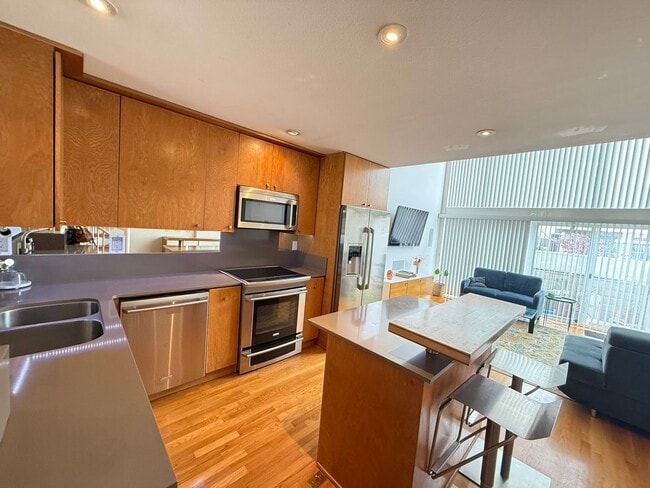 Photo - Charming Loft - 2 bed/ 2.5 bath in prime downtown San Diego!