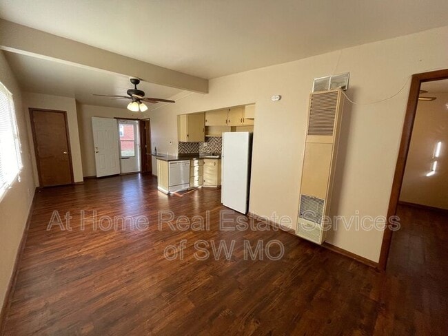 Photo - 1836 S Sieger Dr