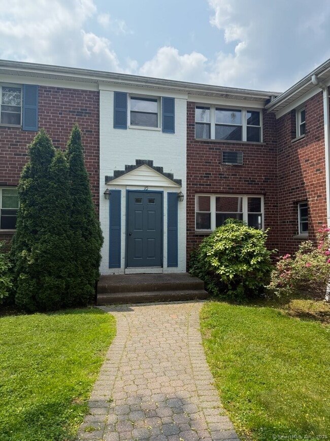 Photo - 10 Colonial Dr Unit APT A