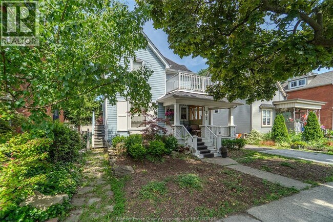 Photo - 752 Windermere Rd