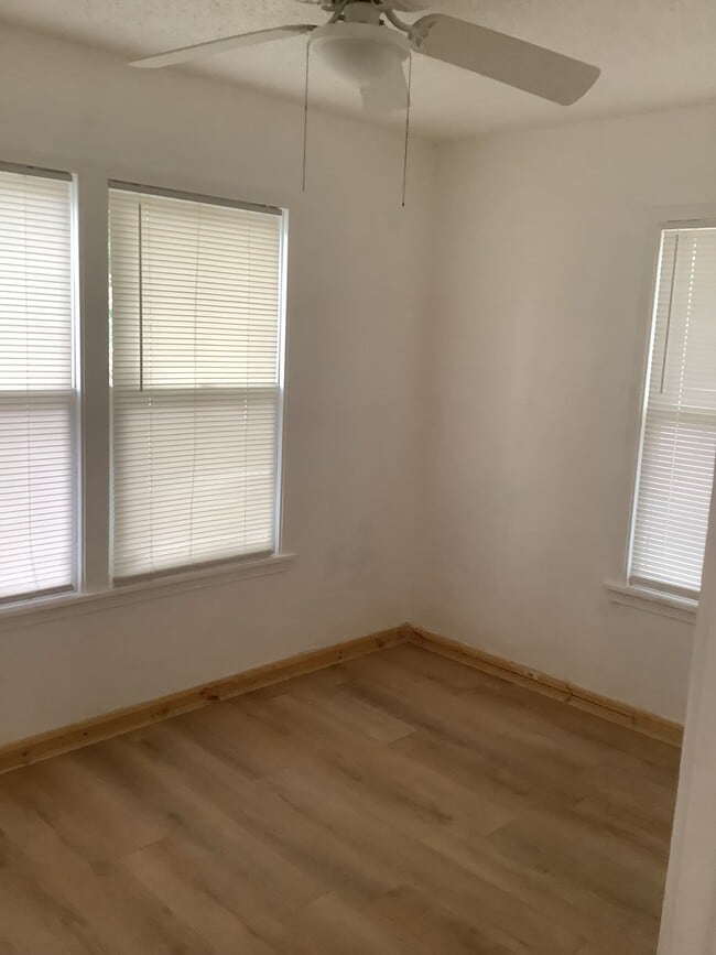 Photo - 1339 Woodlawn Dr