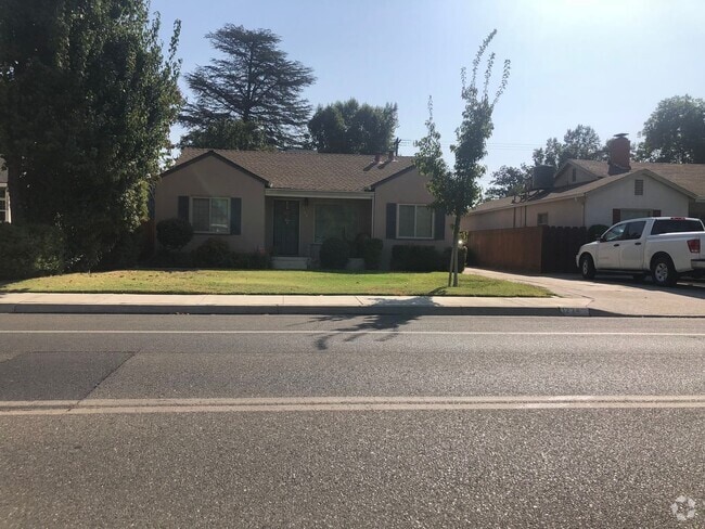 Building Photo - 3-bedroom 1 bath home