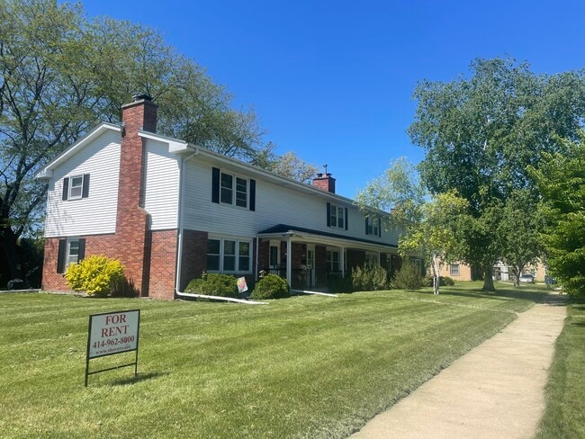 Photo - 201 W Pierre Ln Unit 201