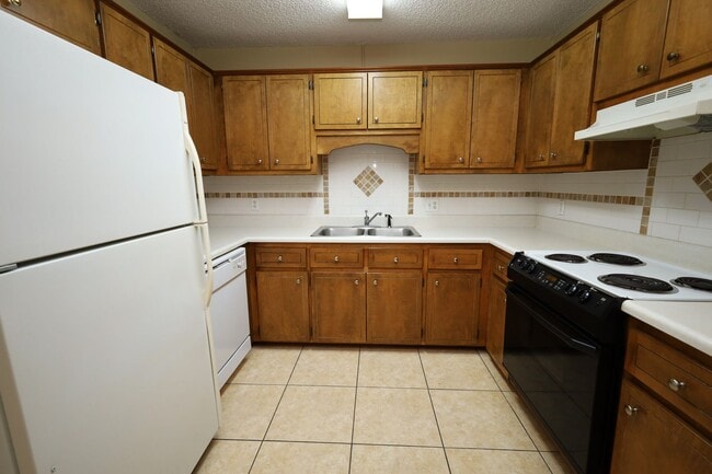 Photo - 6104 Vinnie Dr Unit B