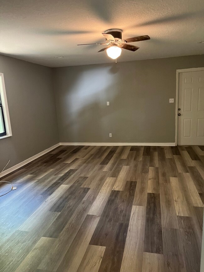 Photo - 1217 Kirby St