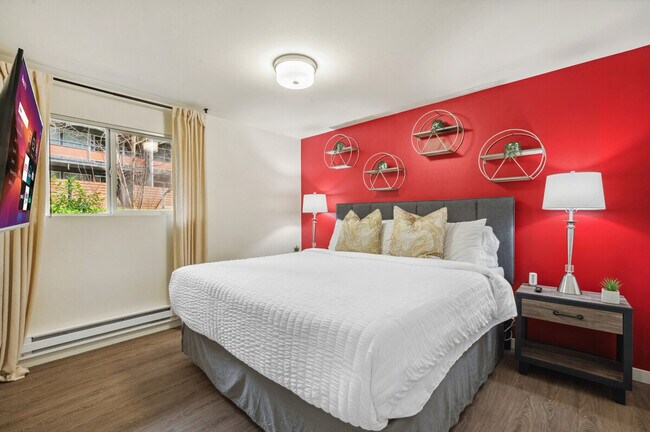 520 Bellevue Way SE Unit SI FL1-ID1284575P