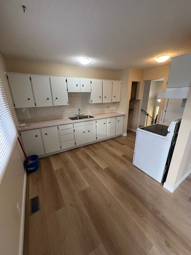 Photo - 1200 43rd Ave