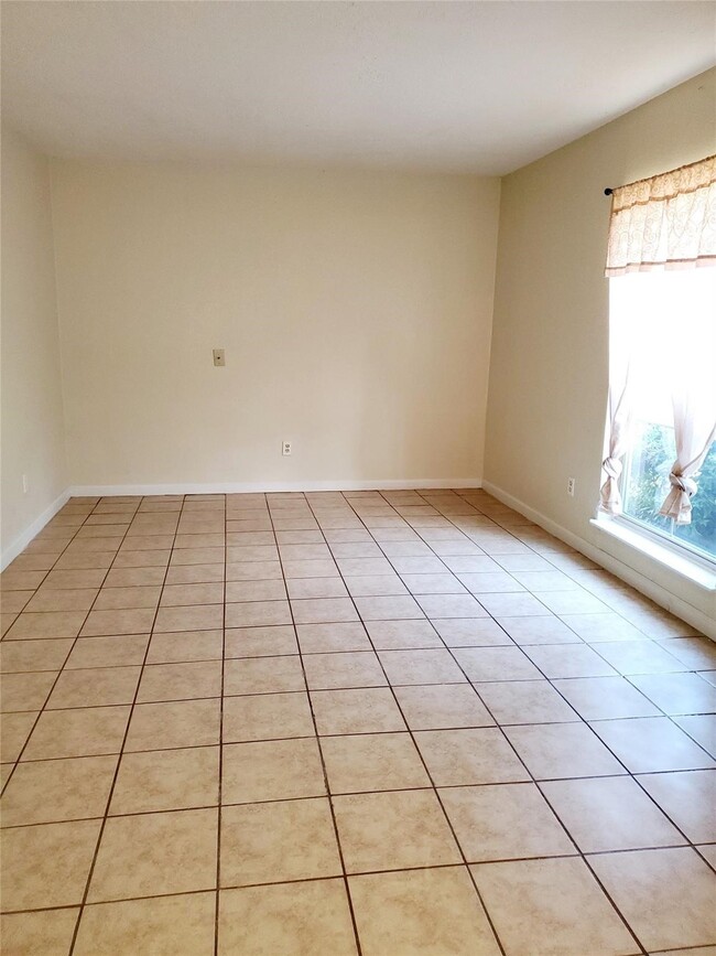 Photo - 11806 Hillcroft Ave