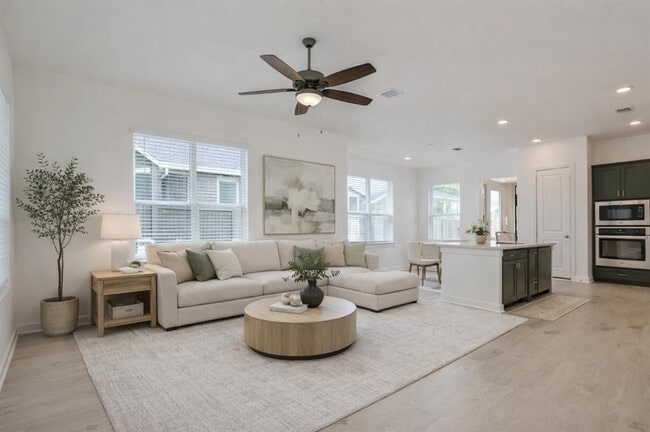 Photo - 100 Cherry Sage Cv