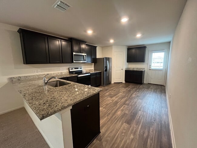 Photo - 708 Shoal Crk