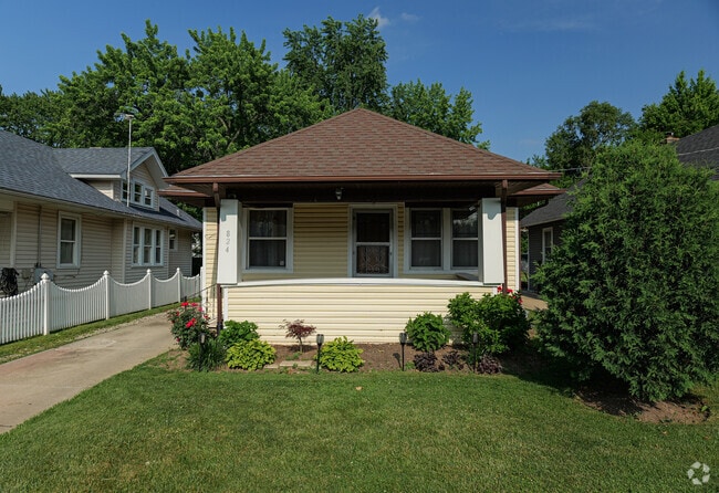 Building Photo - 824 Lebanon St Rental