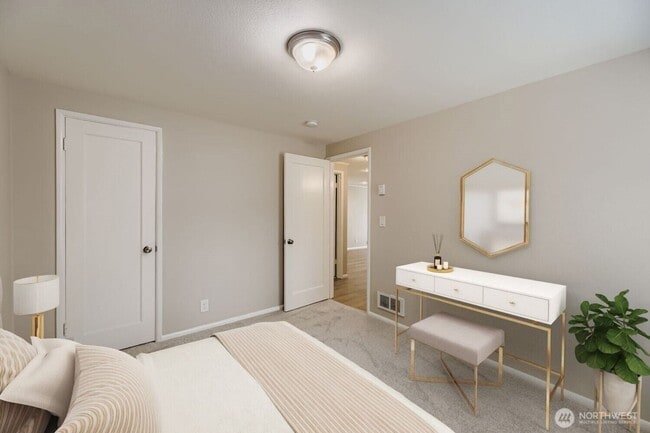 Photo - SHORT TERM ONLY Private Oasis Near Green L...