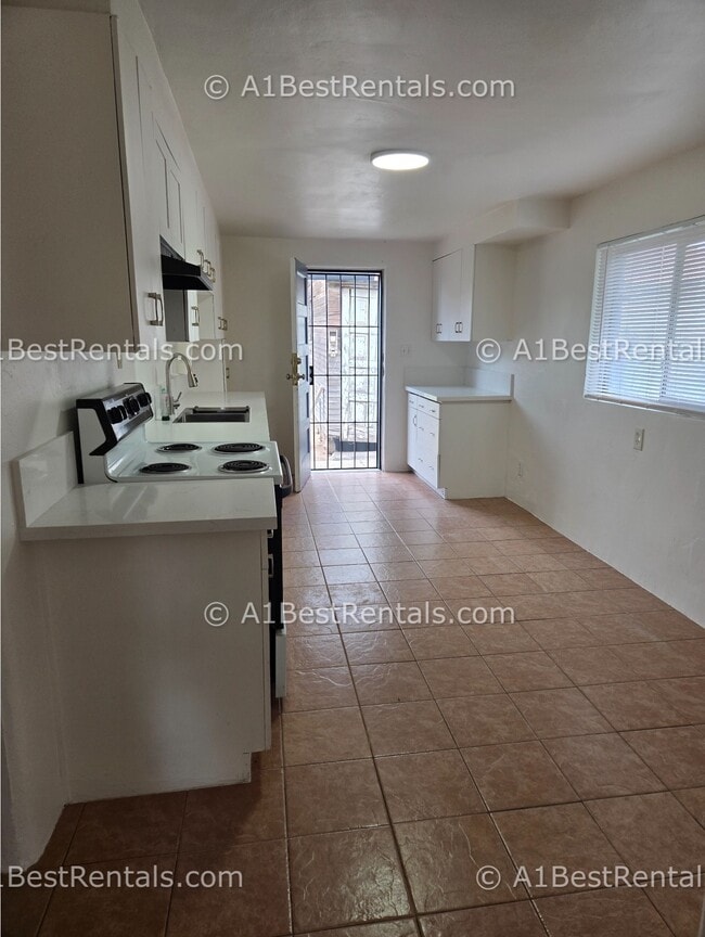 Photo - 5017 Parker Rd