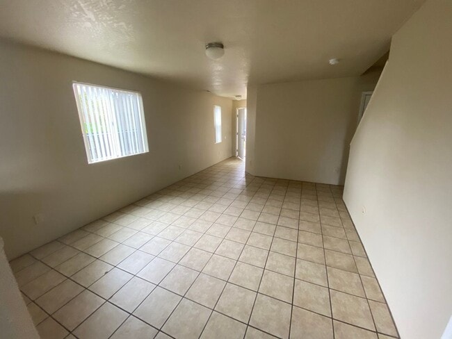 Photo - large 3 Bedroom 2.5 Bath Springfield duplex Unit 4164 Glacier View