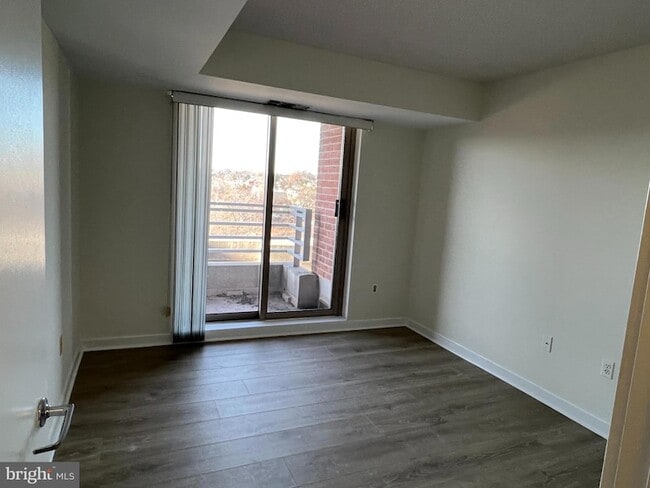 Photo - 1275 25th St NW Unidad 711