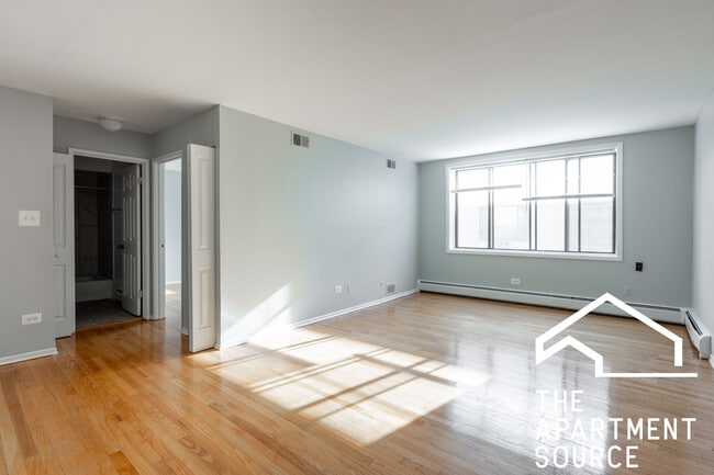 Building Photo - 1525 W Morse Ave Rental