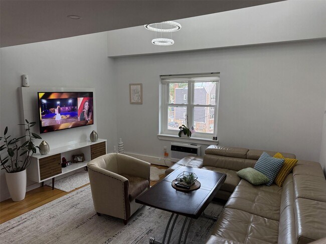 Building Photo - 400 Mt Pleasant Ave Unit 3C Rental
