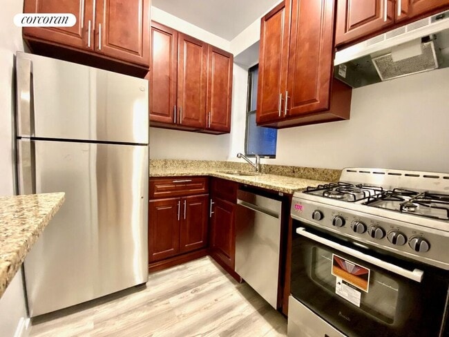 Photo - 938 Amsterdam Ave