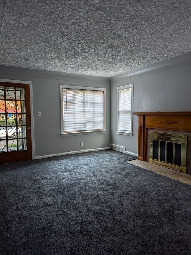 Photo - 19986 Mitchell St