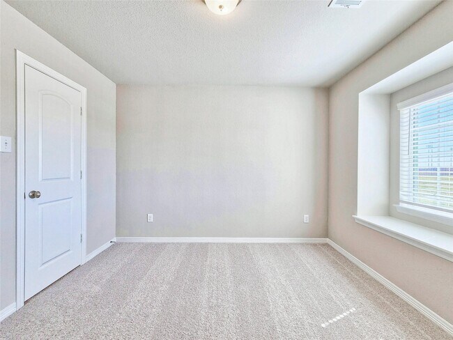 Photo - 8002 Scanlan Trce