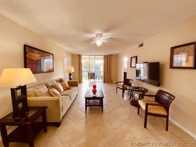 Building Photo - 9420 S Hollybrook Lake Dr Unit 305