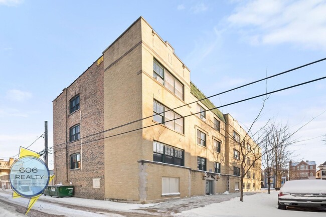Building Photo - 827 W Wrightwood Ave Unit 1