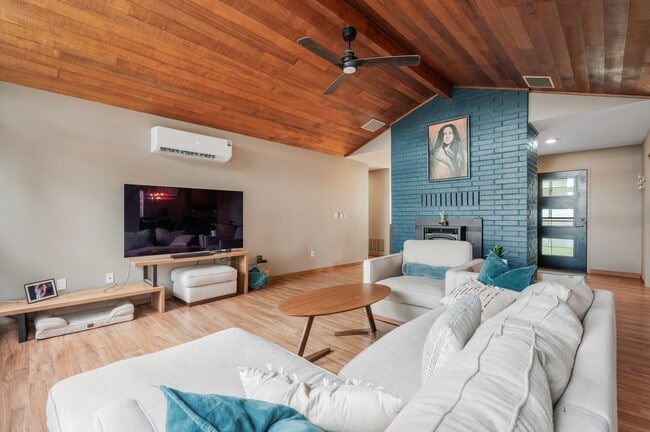 Photo - 2020 Fairmount St