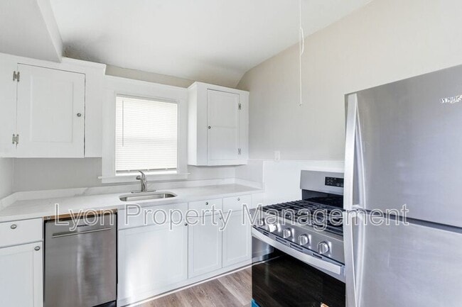 Photo - 83 Ottawa Ave Unit Back House