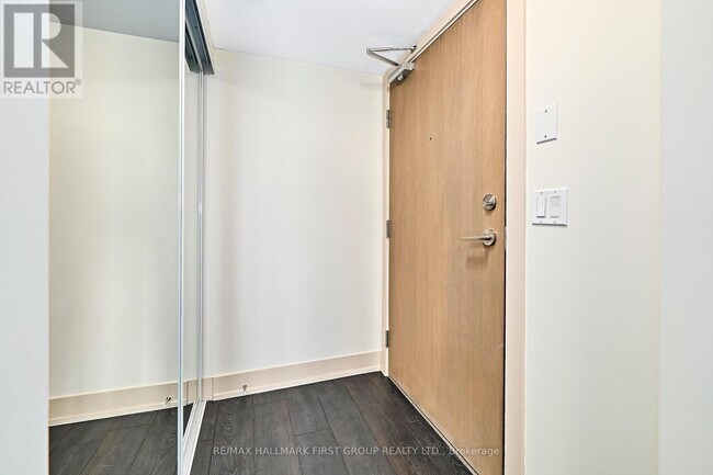 Photo - 1255 Bayly St Unit 1605