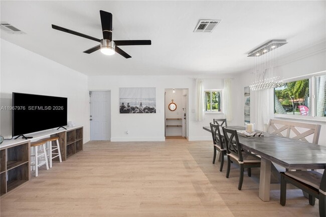 Photo - 1070 Tyler St