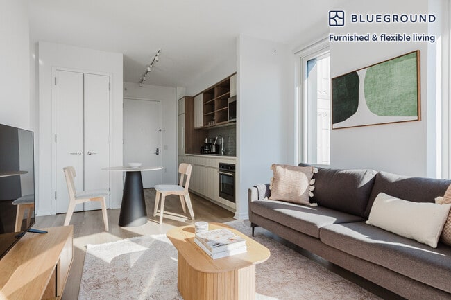 Photo - 275 S 5th St Unit FL19-ID1696