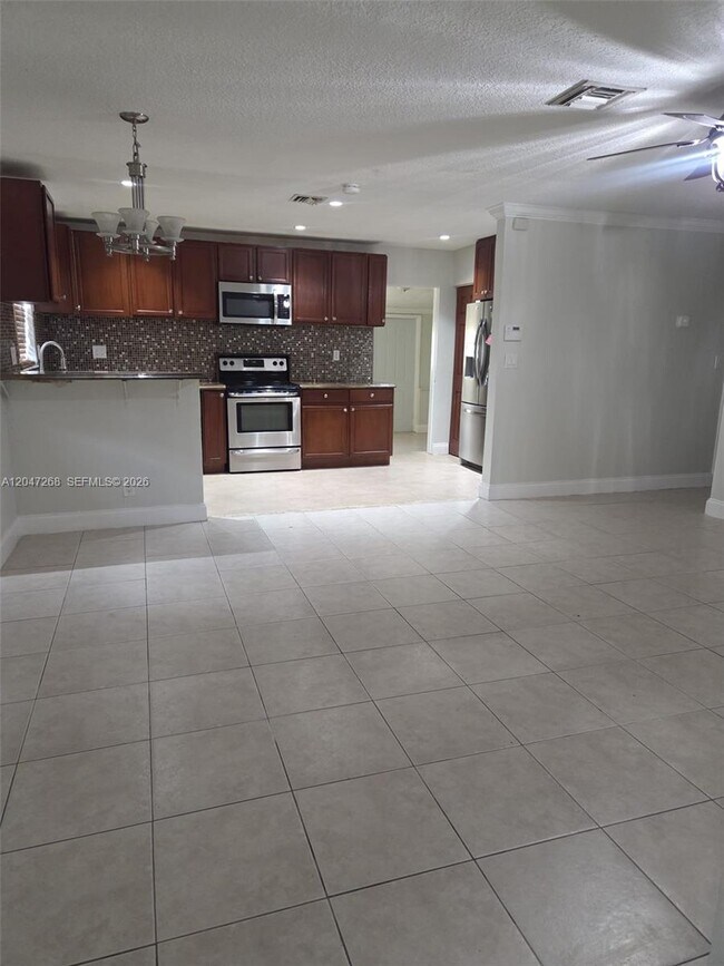 6118 Royal Palm Blvd